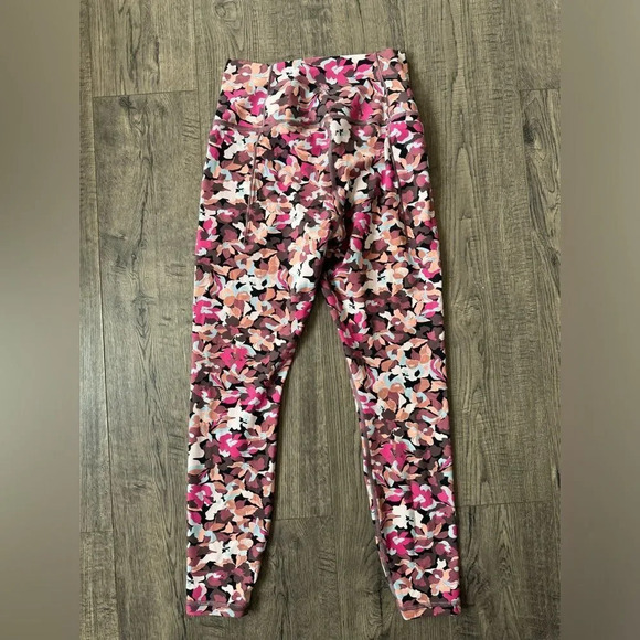 ATHLETA Transcend Stash Tight- Elysian Floral Pink - Picture 4 of 8